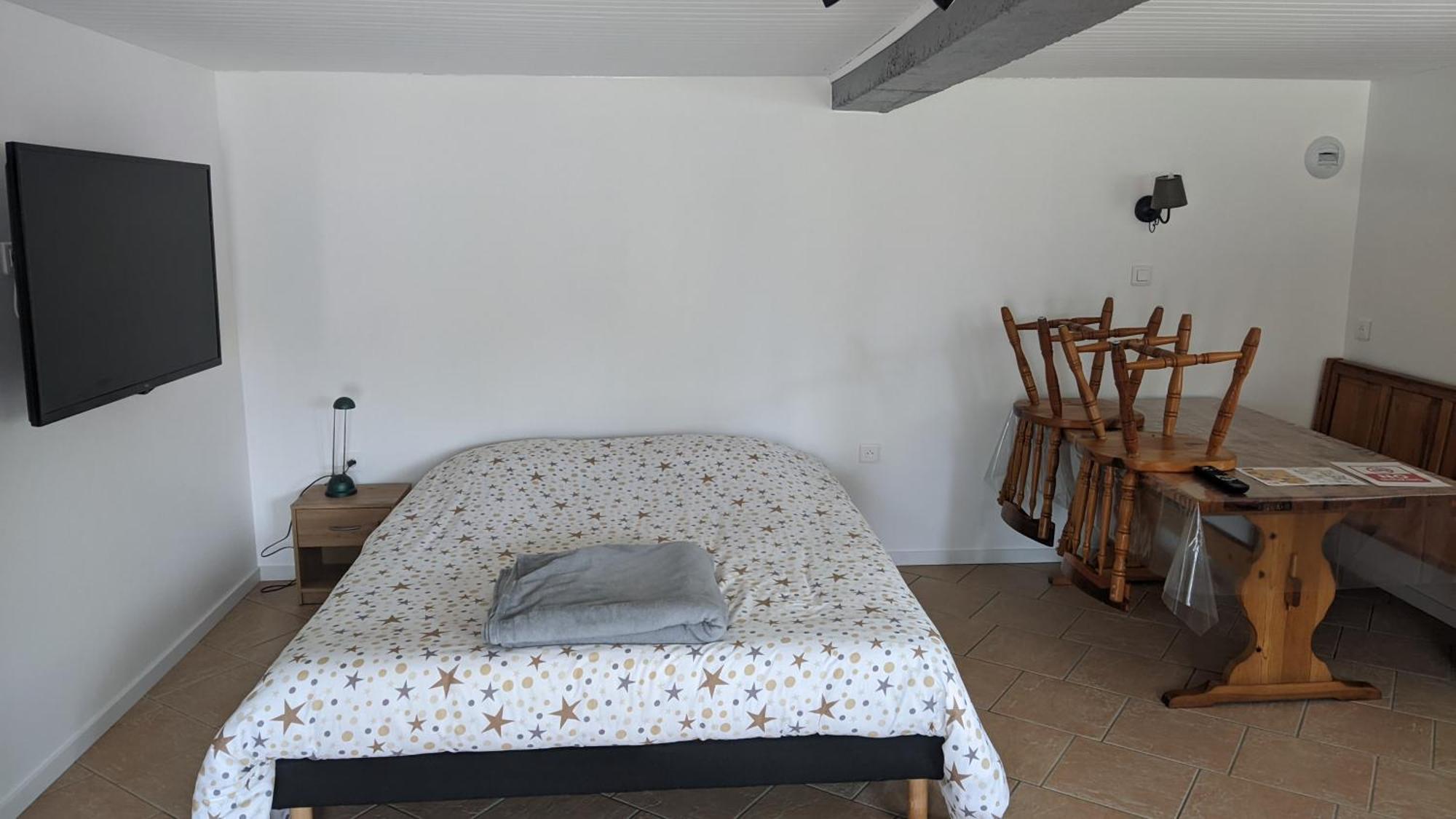Studio A La Campagne Dans Corps De Ferme Renovee Chancey Pokoj fotografie